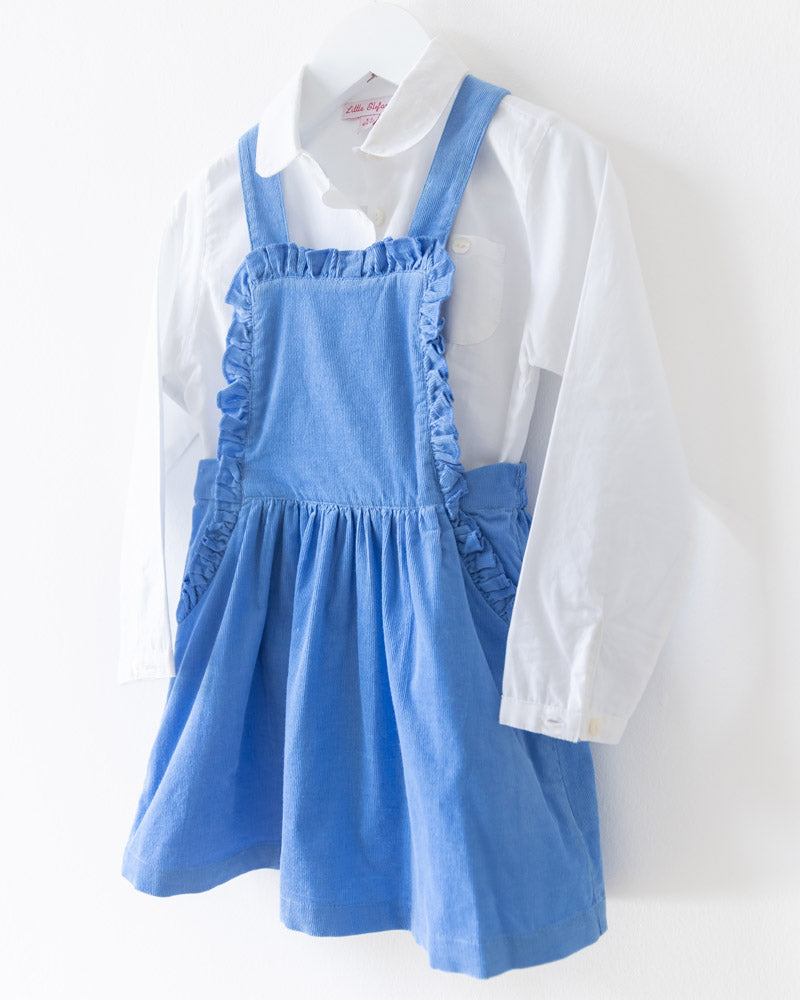 Latzkleid aus blauem Velour