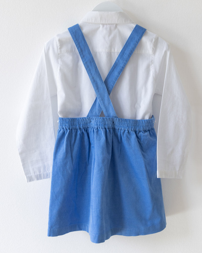 Latzkleid aus blauem Velour