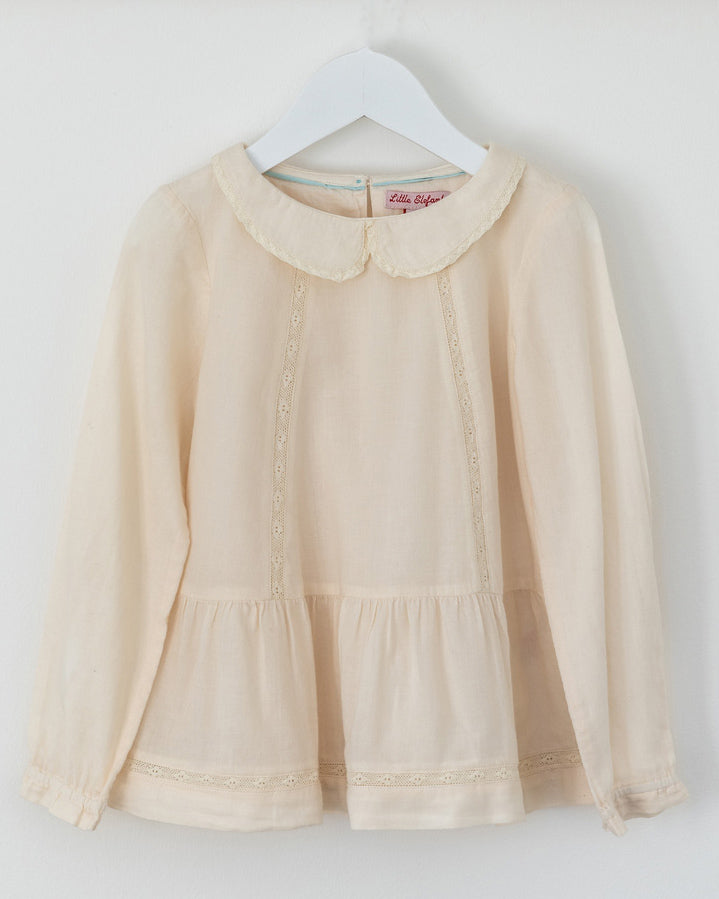 Mädchenbluse mit Spitzeneinsatz off white