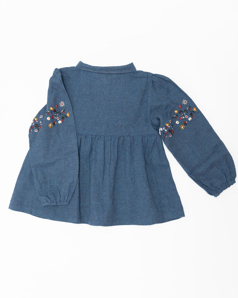 Mädchen-Bluse mit Stickereien blau