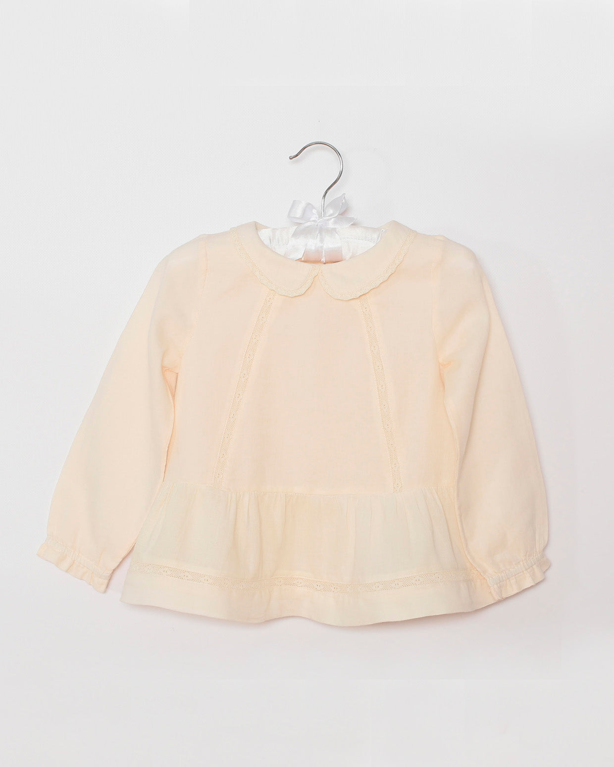 Mädchenbluse mit Spitzeneinsatz off white