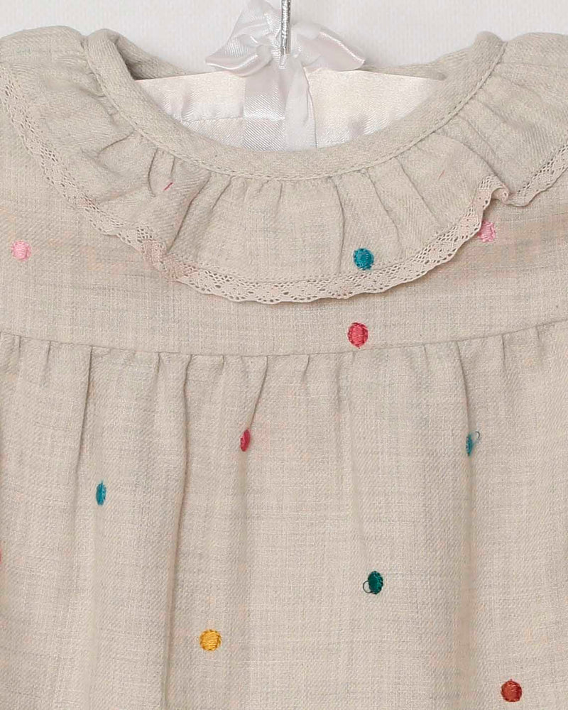 Mädchenbluse mit Püncktchenstickerei beige