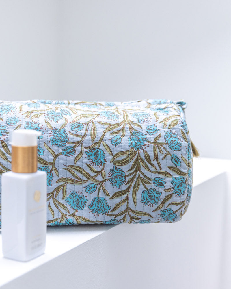 Kosmetiktasche blau Blütenranken